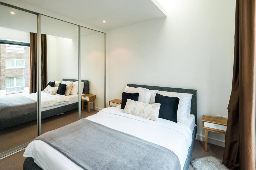 Chic And Spacious Flat Near Bond Street Appartement Londen Buitenkant foto