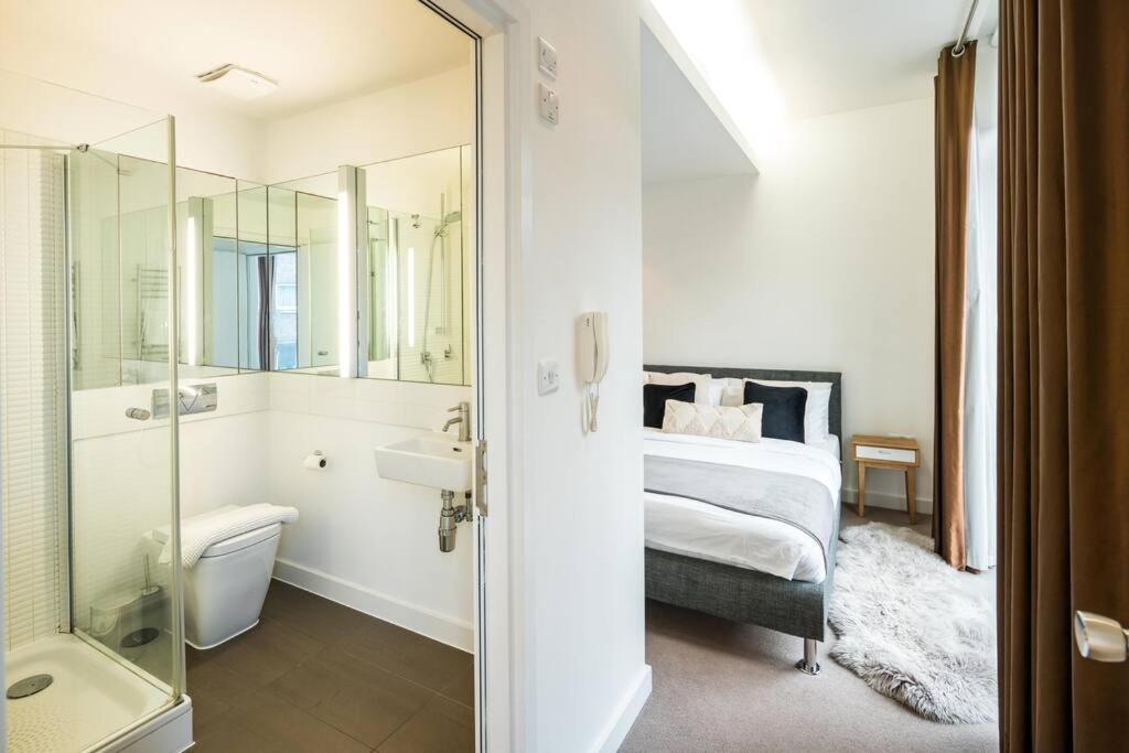 Chic And Spacious Flat Near Bond Street Appartement Londen Buitenkant foto