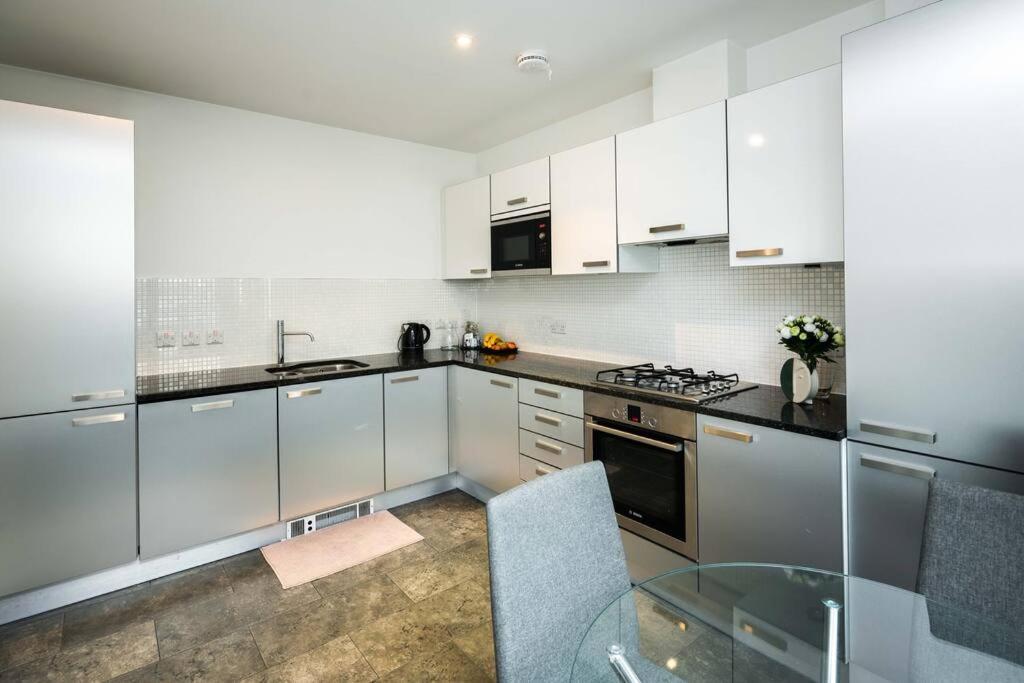 Chic And Spacious Flat Near Bond Street Appartement Londen Buitenkant foto