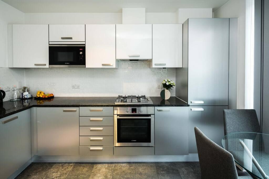 Chic And Spacious Flat Near Bond Street Appartement Londen Buitenkant foto